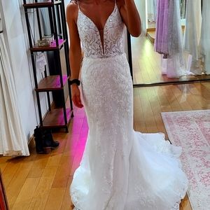 Essence of Australia #d3066 size 6 never worn